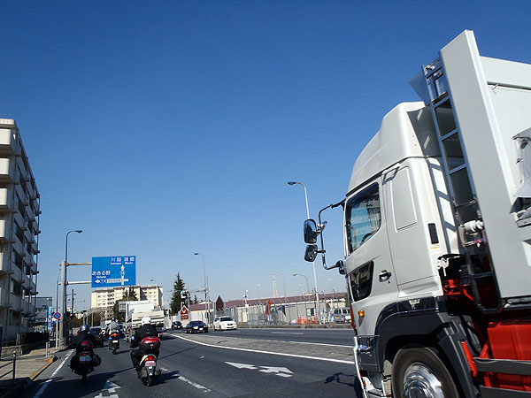 横田基地付近を走行